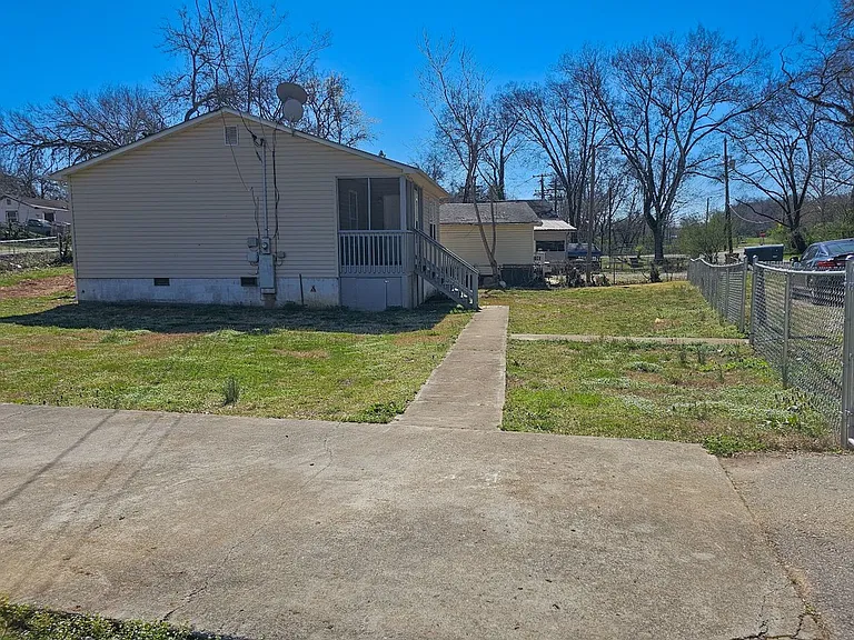 1424 Nolan Ave — Photo 18