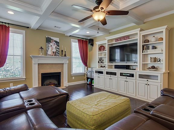 5th image of 810 Herrington Dr