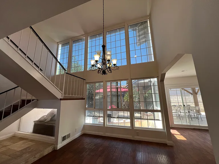 17215 Grayland Ave — Photo 9