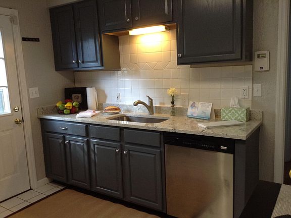 5th image of 785 Elizabeth Ave