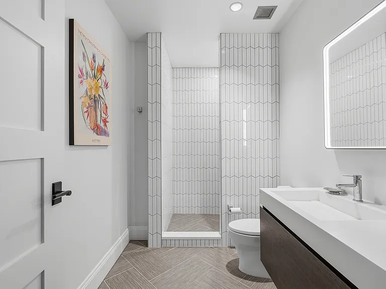 824 Liberty Ave #201 — Photo 31