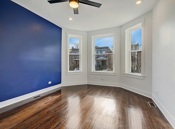 3rd image of 5254 W Congress Pkwy