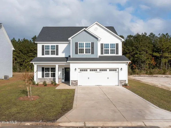 597 Appalachian Trail S, Jacksonville, NC 28546