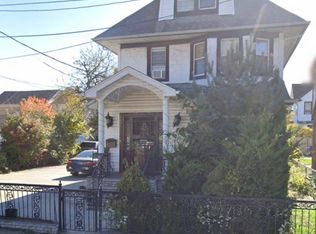 188-16 Suffolk Dr, Saint Albans, NY 11412
