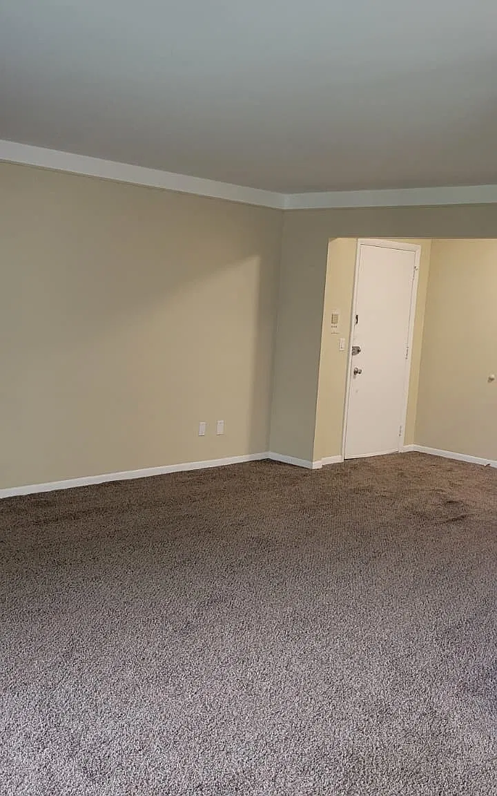 2 bed, 1055 sqft, $1,500 — Photo 4