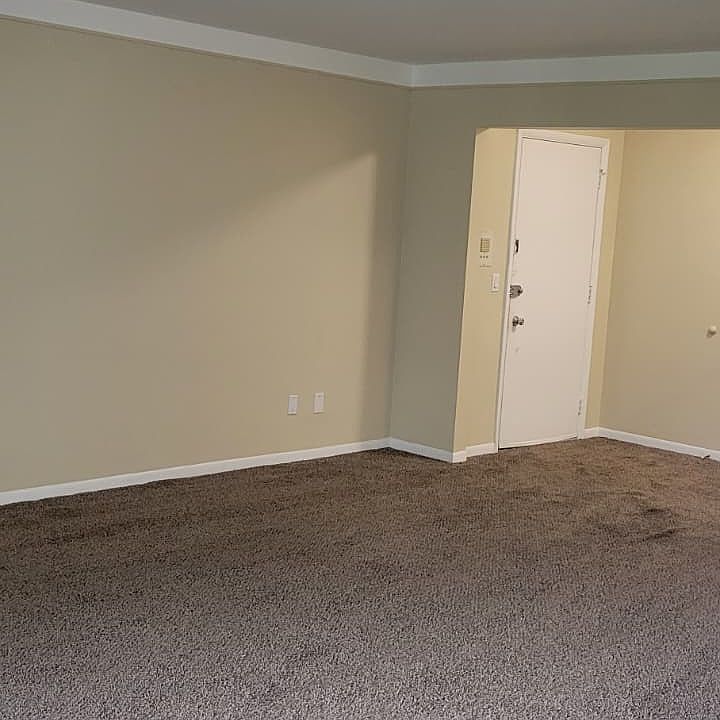 451 Fox Hills Dr S Apt 7, photo 4