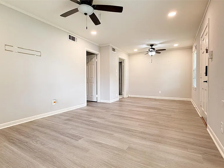 7007 Housman St — Photo 4