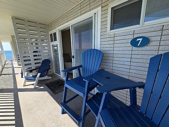3rd image of 113 Old Wharf Rd #7