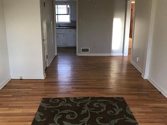 Living room/dining room