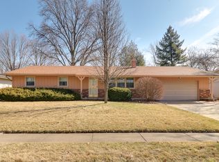 214 Cambridge Dr, Normal, IL 61761
