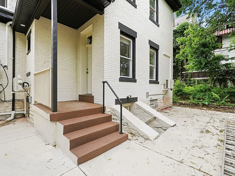 568 Hale Ave — Photo 30