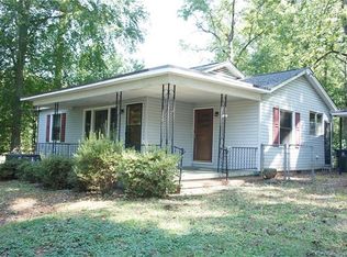 1312 N Main St, Lowell, NC 28098
