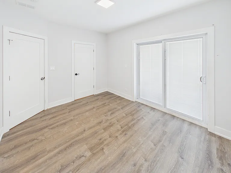 2725 N Drake Ave #1 — Photo 22