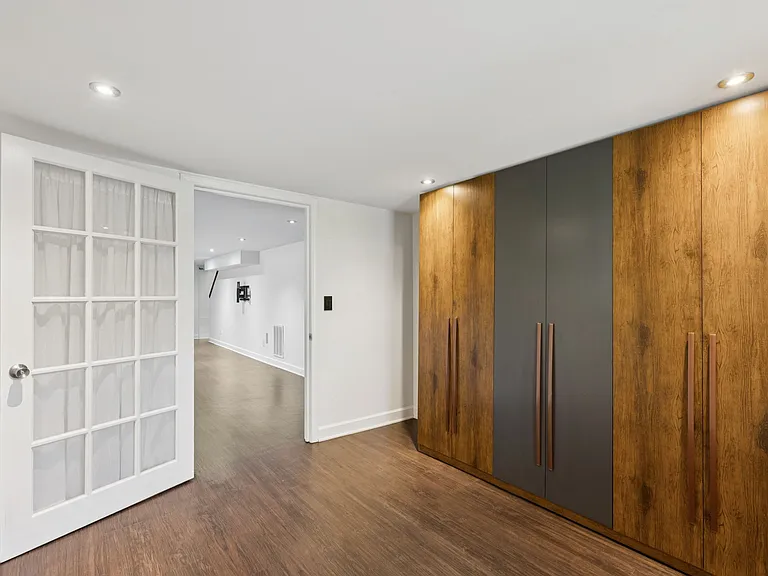 589 Highcrest Dr — Photo 21