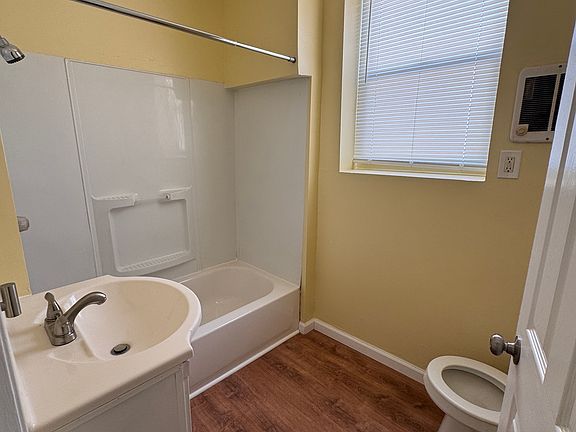 3rd image of 3626 Richmond St Floor 2