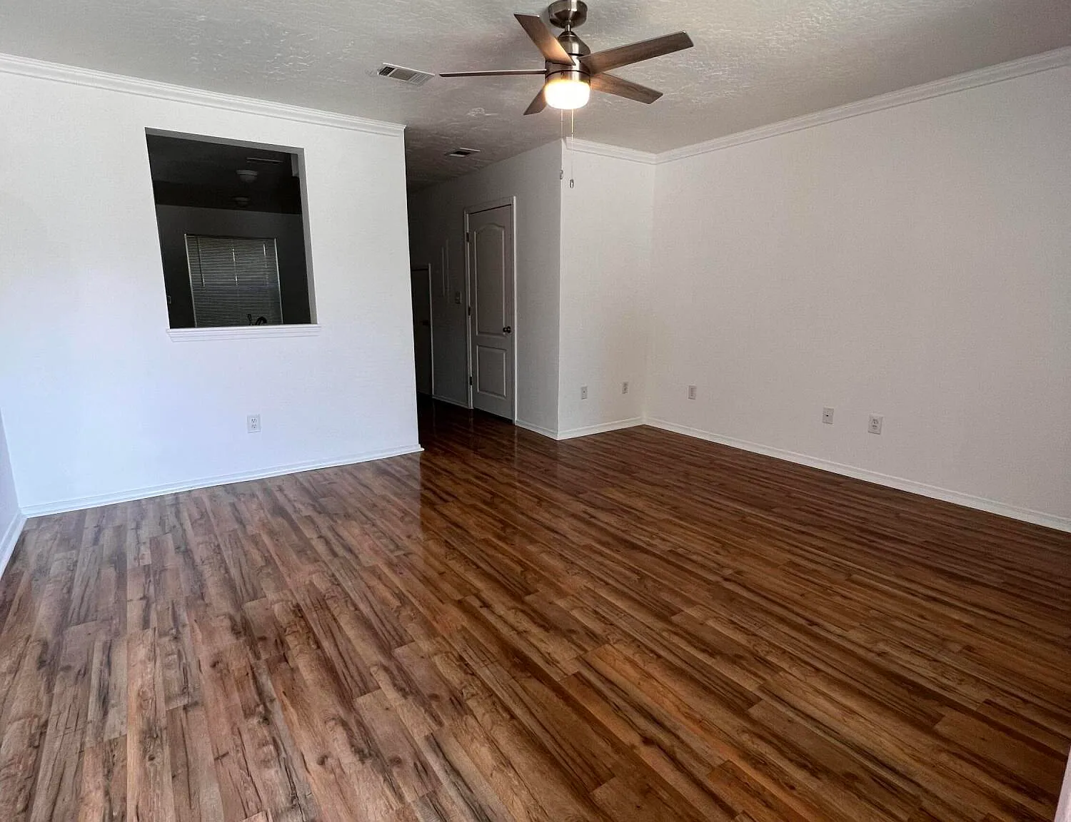 2 bed, 1.5 bath, 1082 sqft, $1,750 — Photo 3