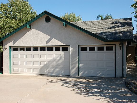 Three Car Garage