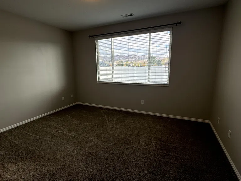 1065 W Haworth Dr — Photo 5