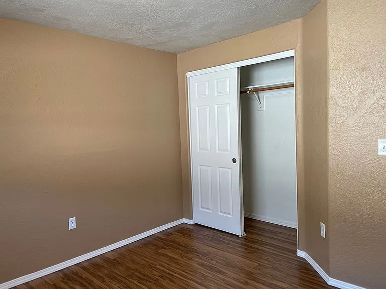 430 Crystal Dr — Photo 15