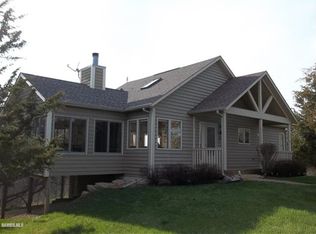 1146 N Clark Ln, Galena, IL 61036