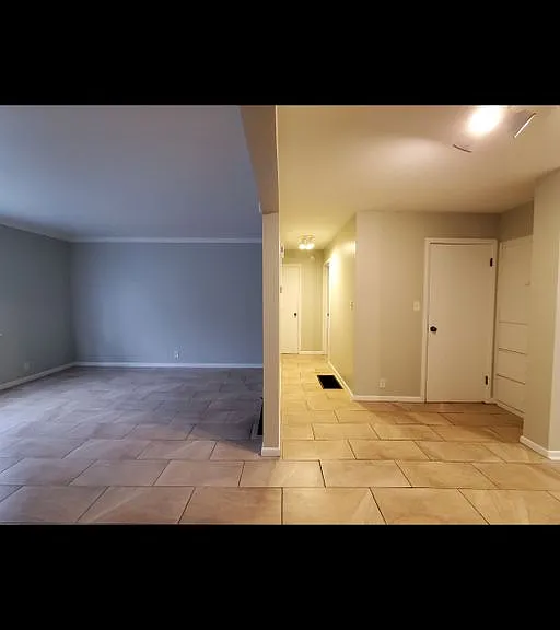 560 S Kelsey Ave — Photo 1
