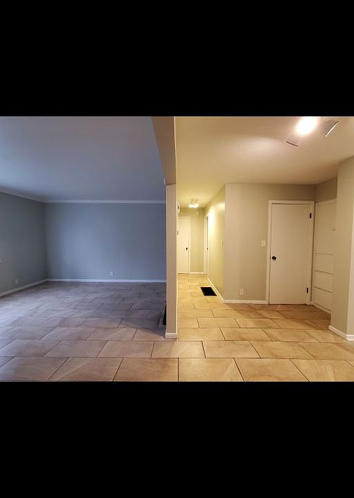 1st image of 560 S Kelsey Ave #C