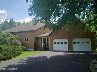 3 Sky Trl, Edinburg, NY 12134