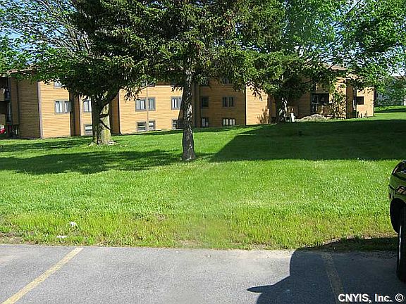 2nd image of 461 Idlewood Blvd #461