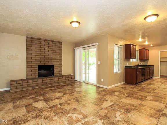 Living Room \ Dining Room