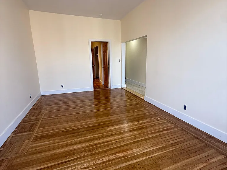 6137 Gates Ave #2B — Photo 6