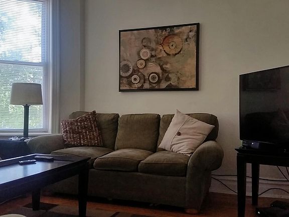 4th image of 1520 N Artesian Ave #2F