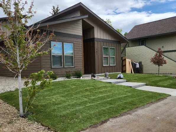 701 N 2nd Ave, Hailey, ID 83333