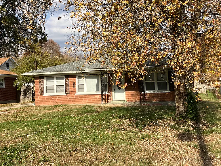 3235 New Lynnview Dr — Photo 2