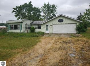 10270 S Shepherd Rd, Shepherd, MI 48883