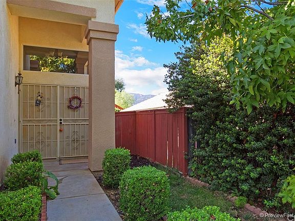 5th image of 3188 Rowena Dr