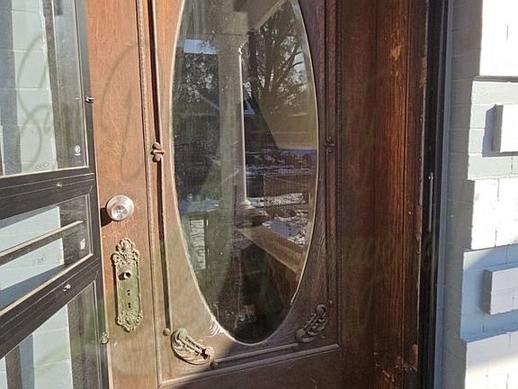 2nd image of 223 N Jackson Ave APT 3