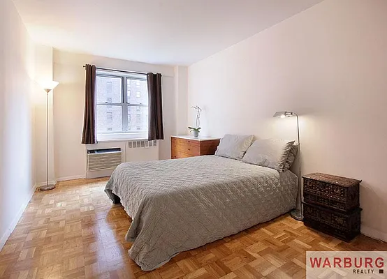 Sold by Warburg | media 18