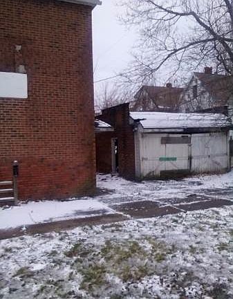 5th image of 10922 Woodstock Ave