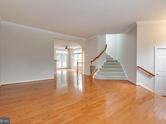 5th image of 10641 Hillingdon Rd