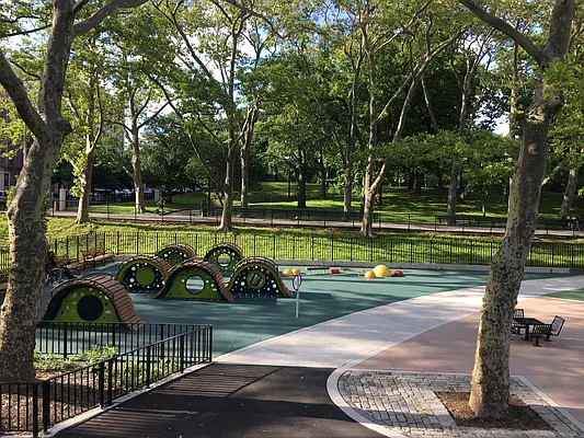 Rented by City Vista Inc | media 82