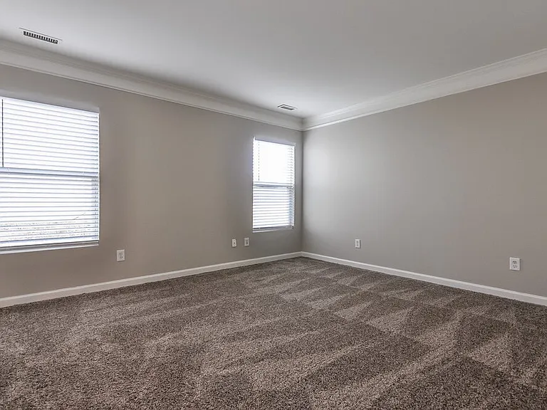 535 Kerriann Ln — Photo 7