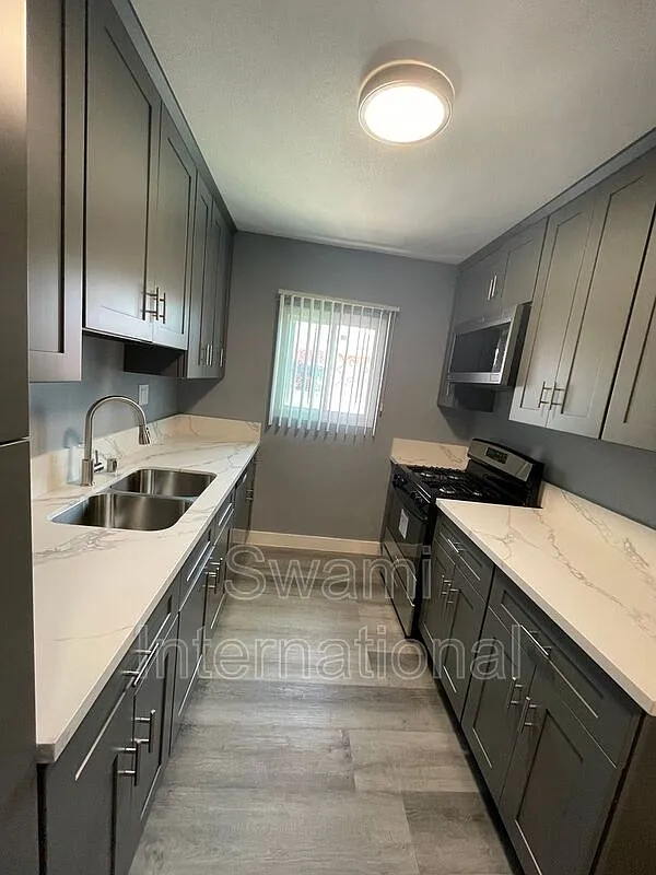 3 bed, 2.0 bath, 1080 sqft, $2,795 — Photo 4
