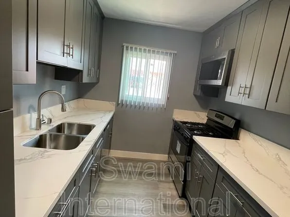 1031 W 102nd St APT 1, Los Angeles, CA 90044