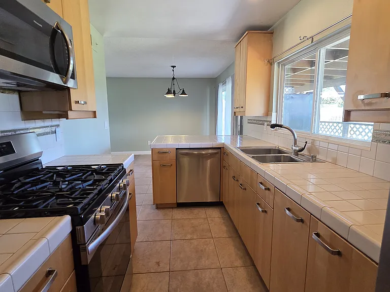 4295 Peg Ct — Photo 9