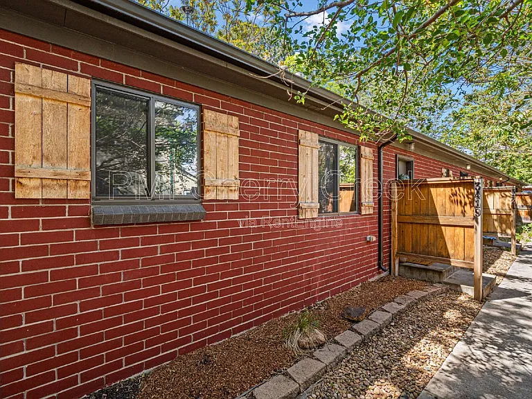 3419 Decatur St — Photo 2