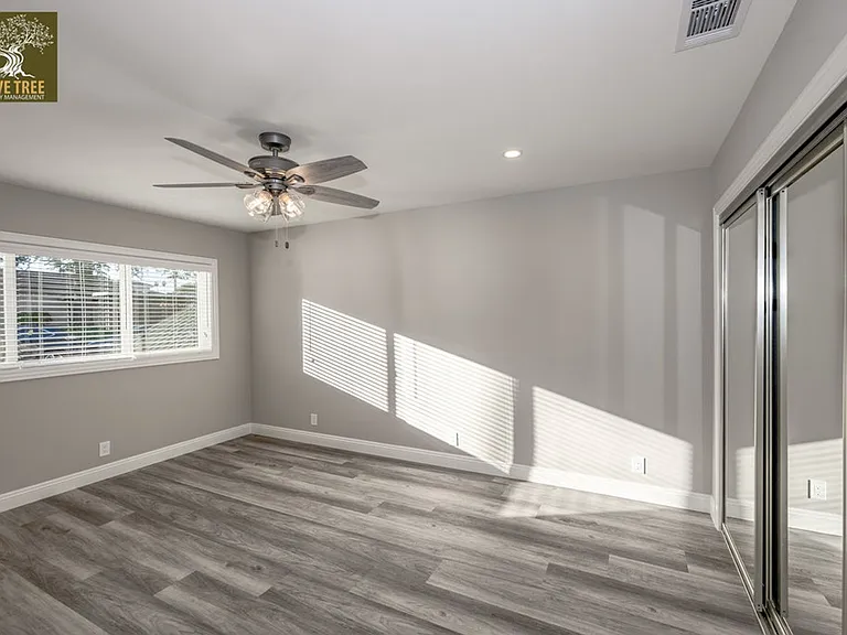 917 W Colorado Blvd — Photo 9