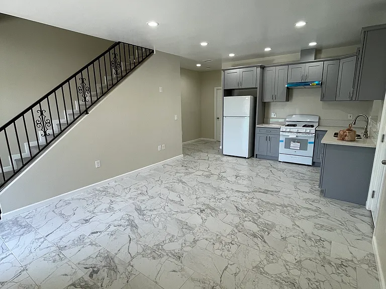 940 S 40th St — Photo 2