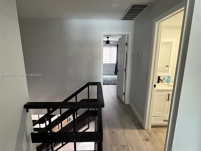 SW 102nd Pl — Photo 16