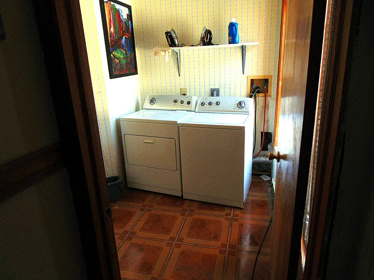 Stony Hollow Dr — Photo 14