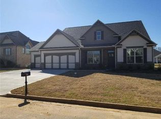 46 Stately Oaks Dr, Cartersville, GA